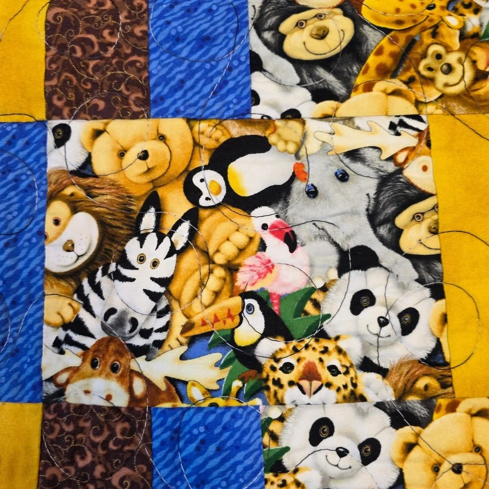 Handmade Zoo Animal Patchwork Baby Quilt Unisex 36x38 Safari Theme Flannel Back‎